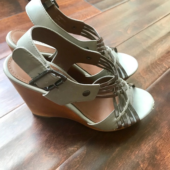 Steve Madden platform wedge 👠 - Picture 2 of 3